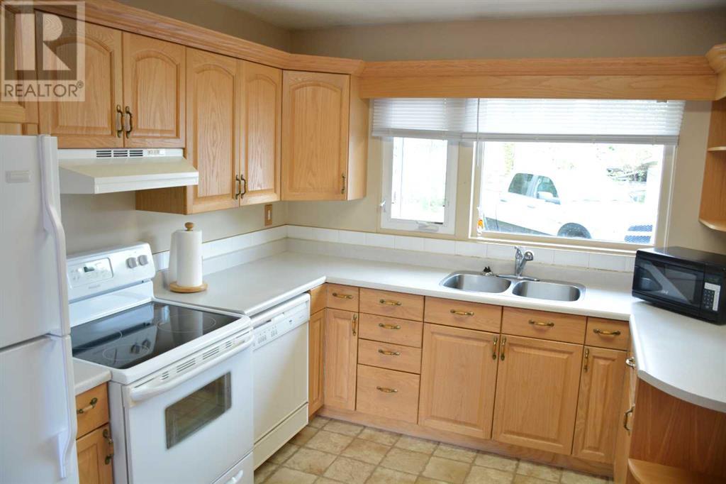 Property at 9618 81 Avenue image 4