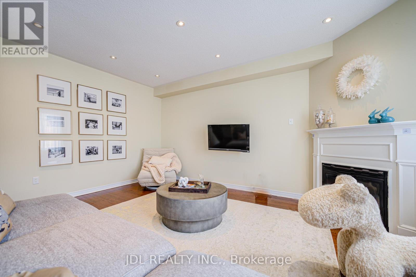 44 Dame Gruev Drive, Markham, Ontario  L6E 0M4 - Photo 9 - N12030520