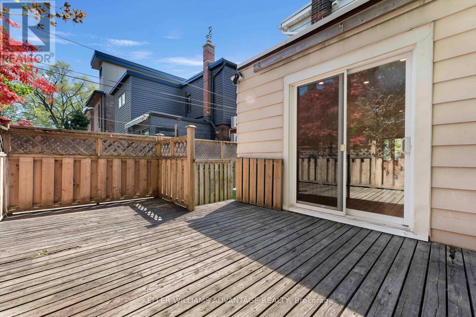 31 Hiltz Avenue, Toronto, Ontario  M4L 2N6 - Photo 17 - E12148162