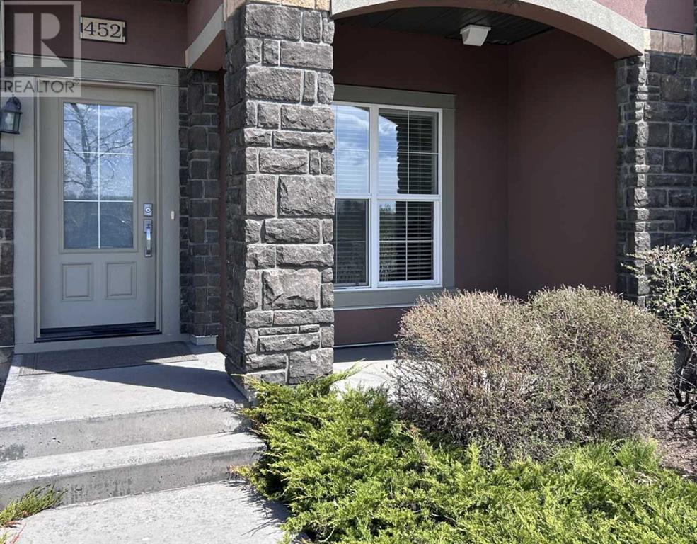 Property at 452 Quarry Way SE image 2