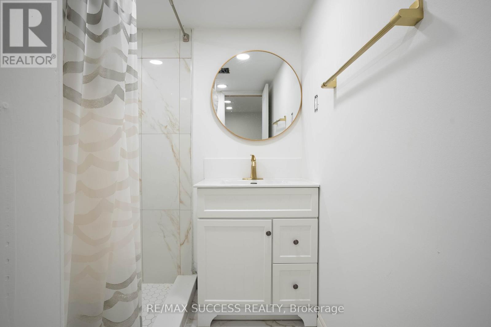 4 - 4230 Meadowvale Drive, Niagara Falls (Morrison), Ontario  L2E 5W7 - Photo 20 - X12157297