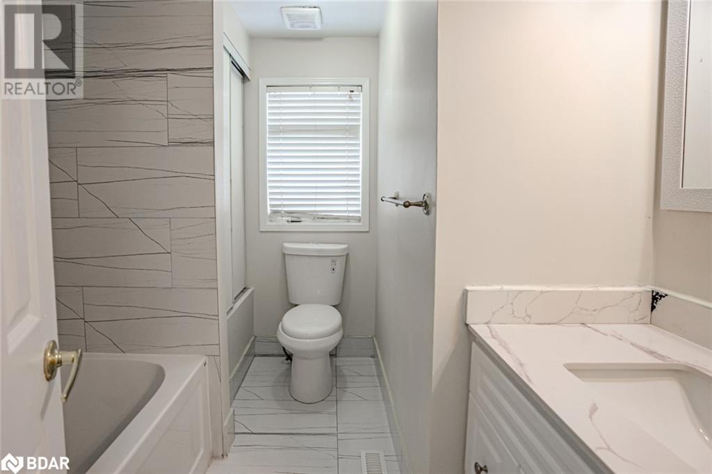 200 Dunsmore Lane, Barrie, Ontario  L4M 6Z8 - Photo 8 - 40701676