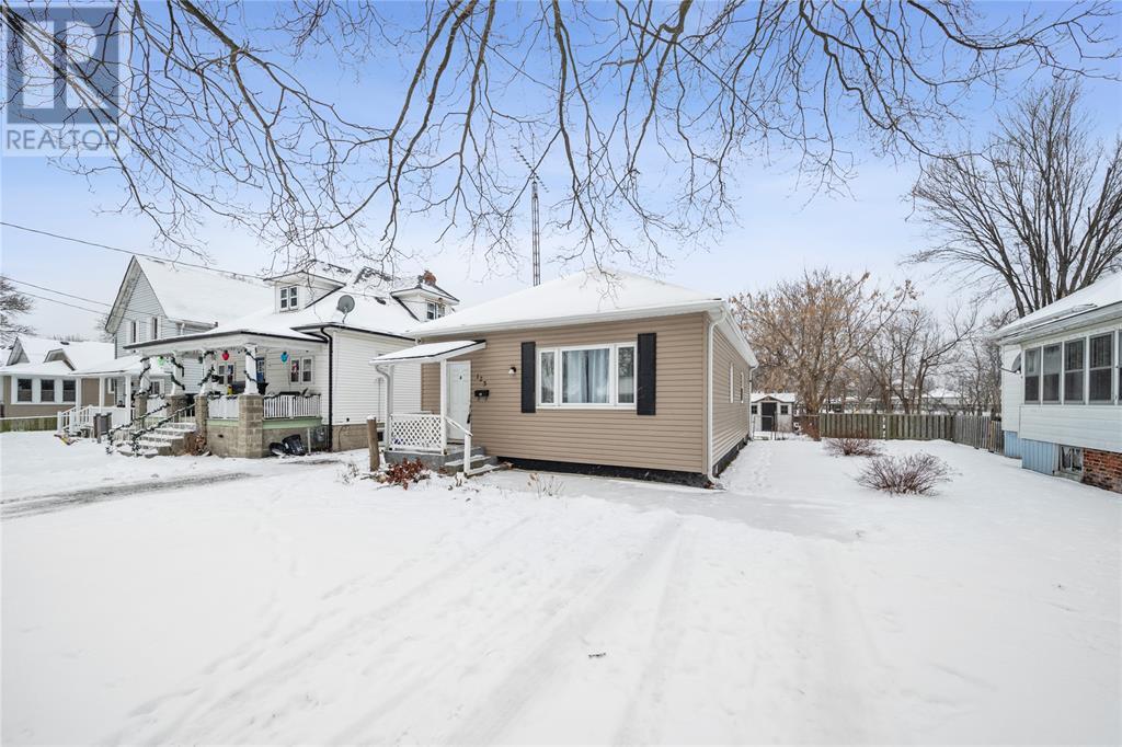 125 John Street, Sarnia, Ontario  N7T 2Z1 - Photo 4 - 25007114