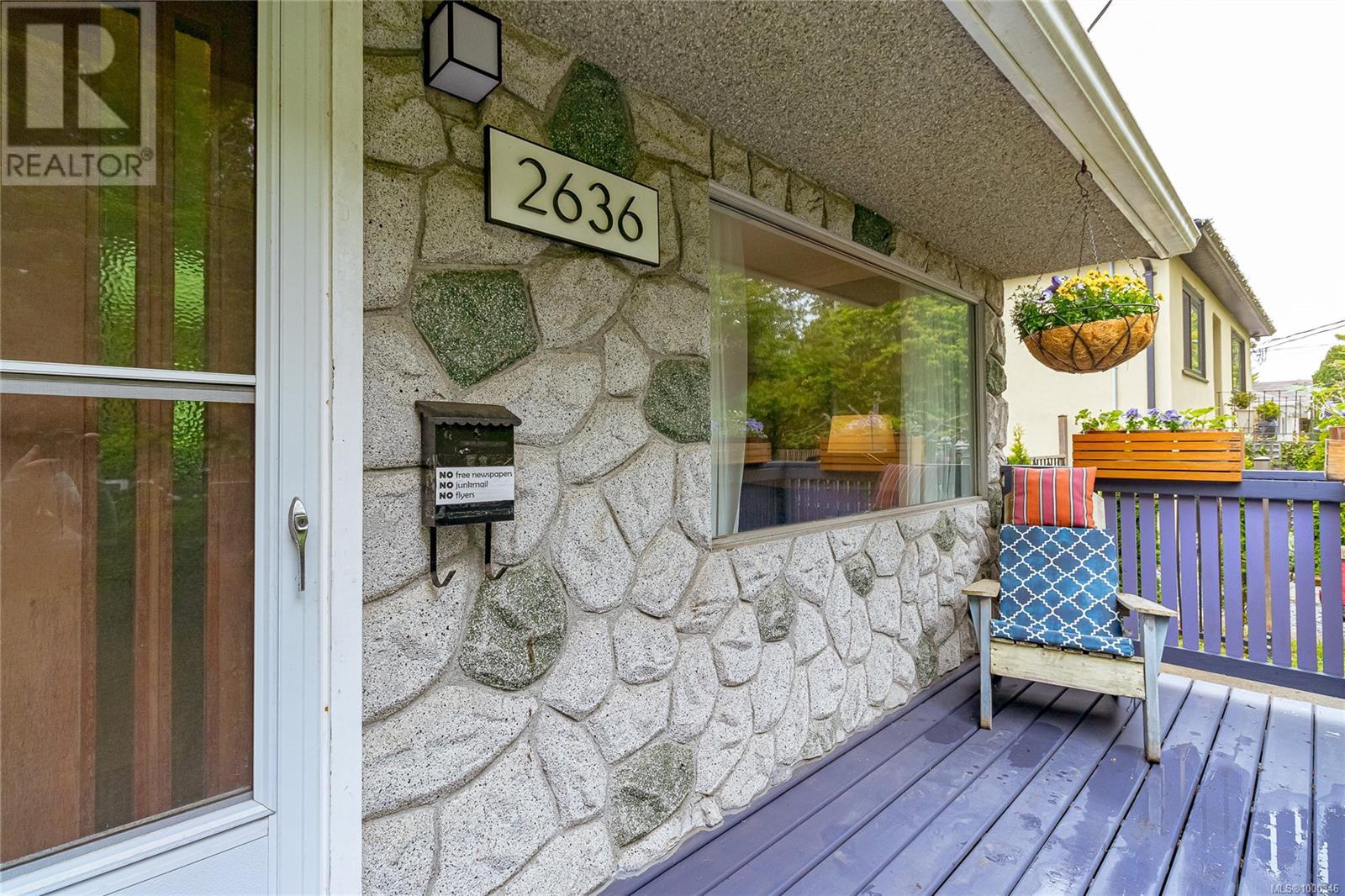 Property at 2636 Victor St image 4