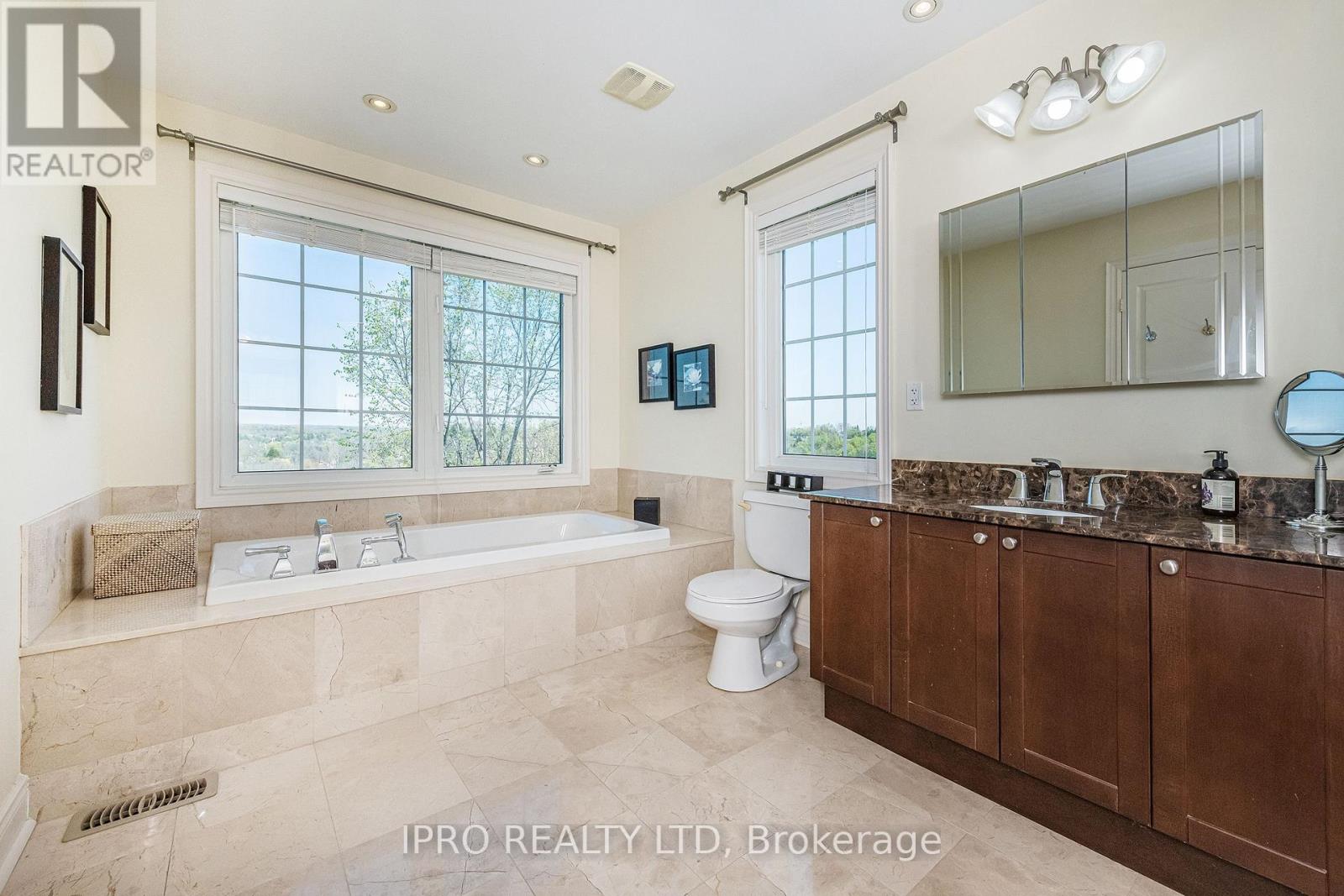 110 Rolling Hills Lane, Caledon (Bolton West), Ontario  L7E 4E1 - Photo 27 - W12149477