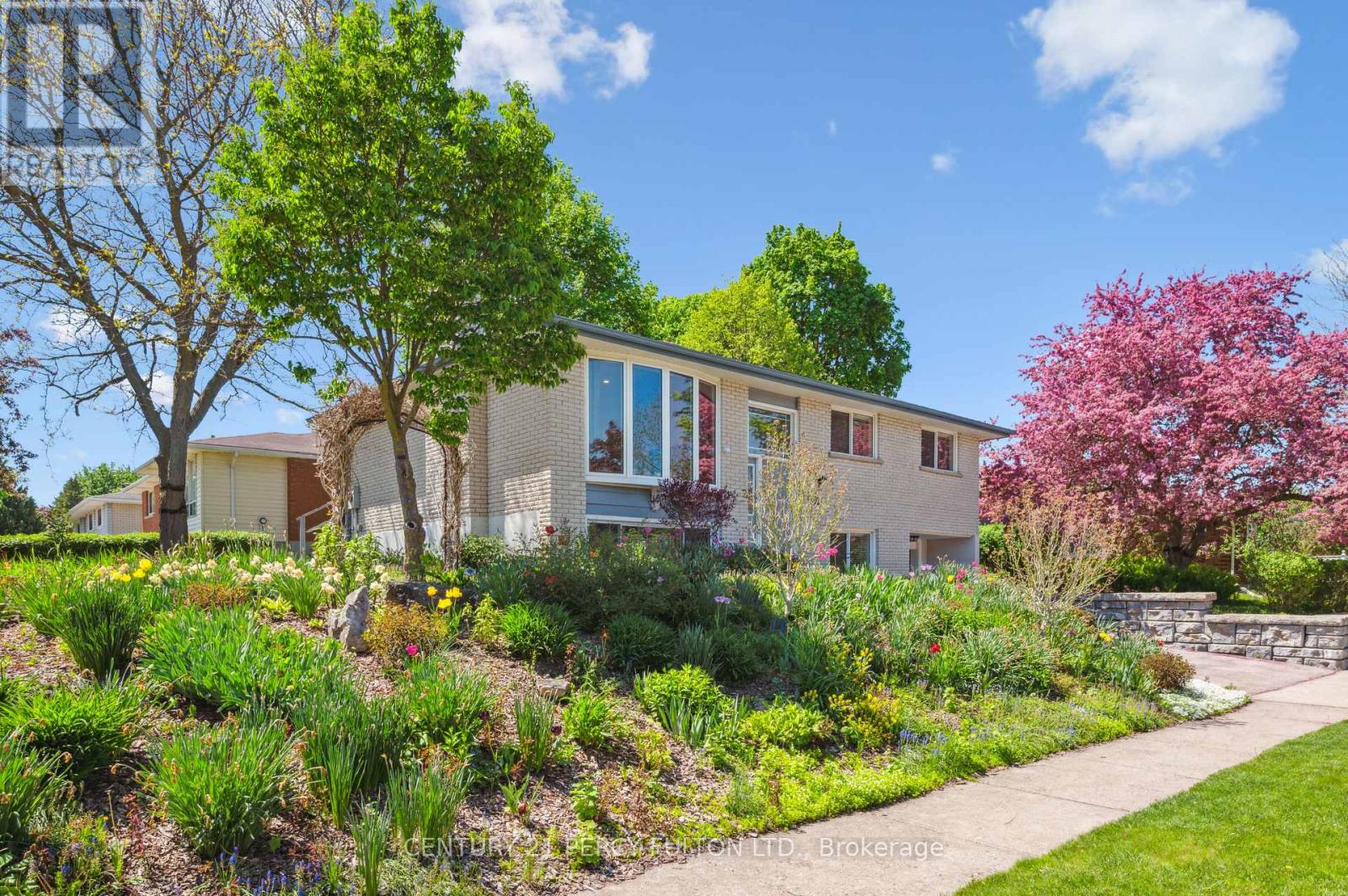 Property at 595 NORTHGATE AVENUE image 2