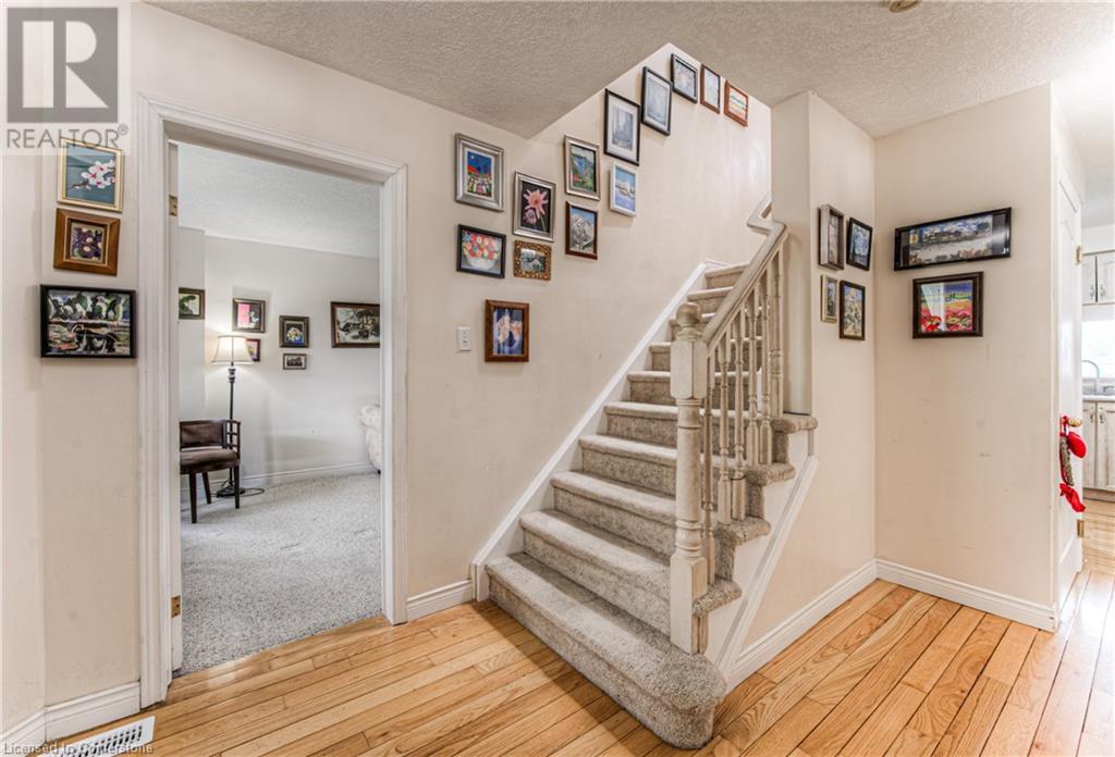 619 Westfield Drive, Waterloo, Ontario  N2T 2P2 - Photo 7 - 40729619