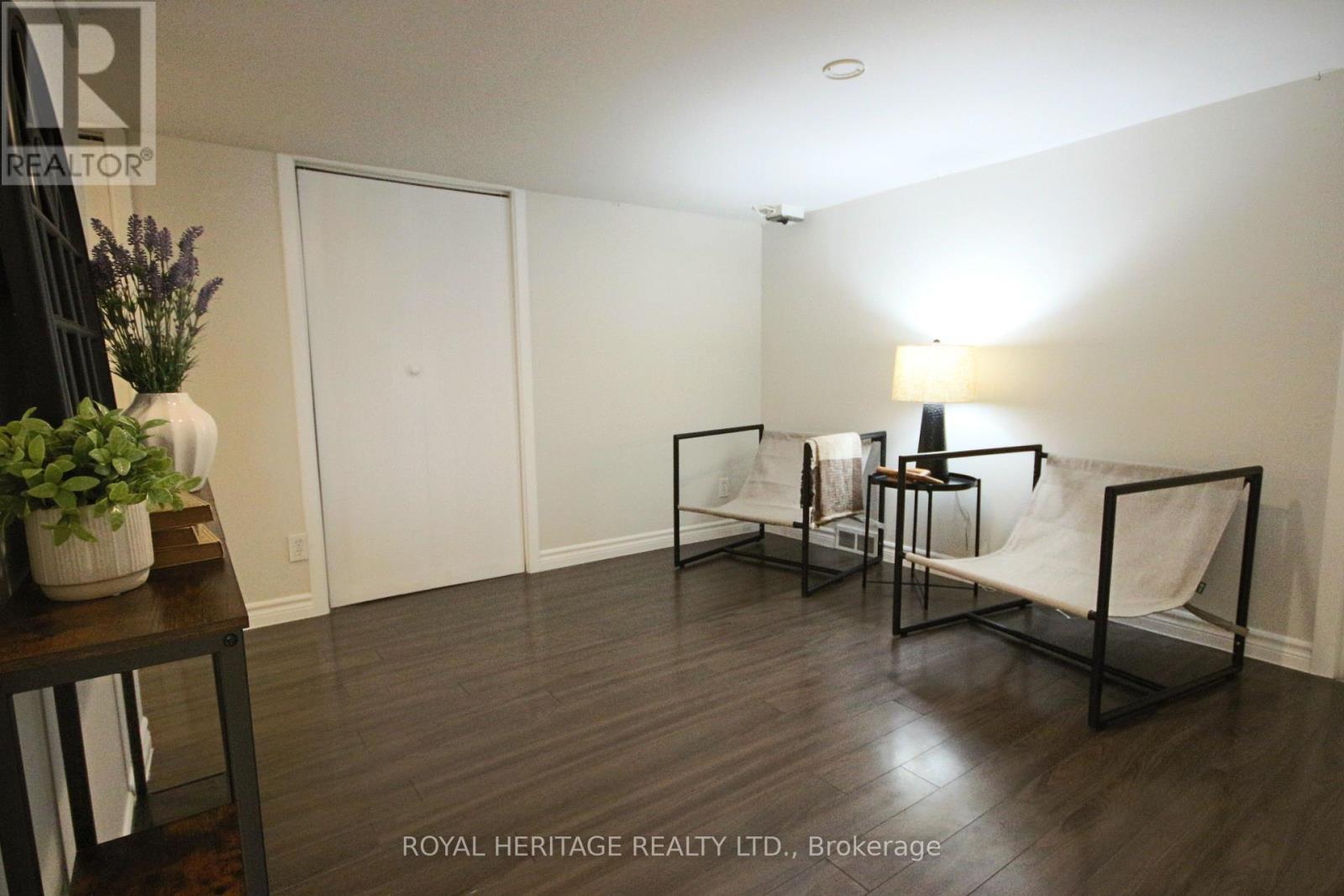 30 Melbourne Street W, Kawartha Lakes, Ontario  K9V 2S8 - Photo 16 - X12157353