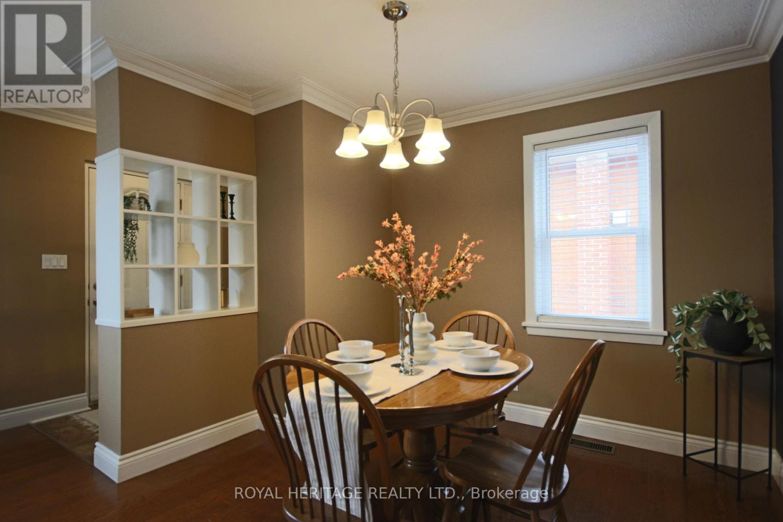 30 Melbourne Street W, Kawartha Lakes, Ontario  K9V 2S8 - Photo 7 - X12157353