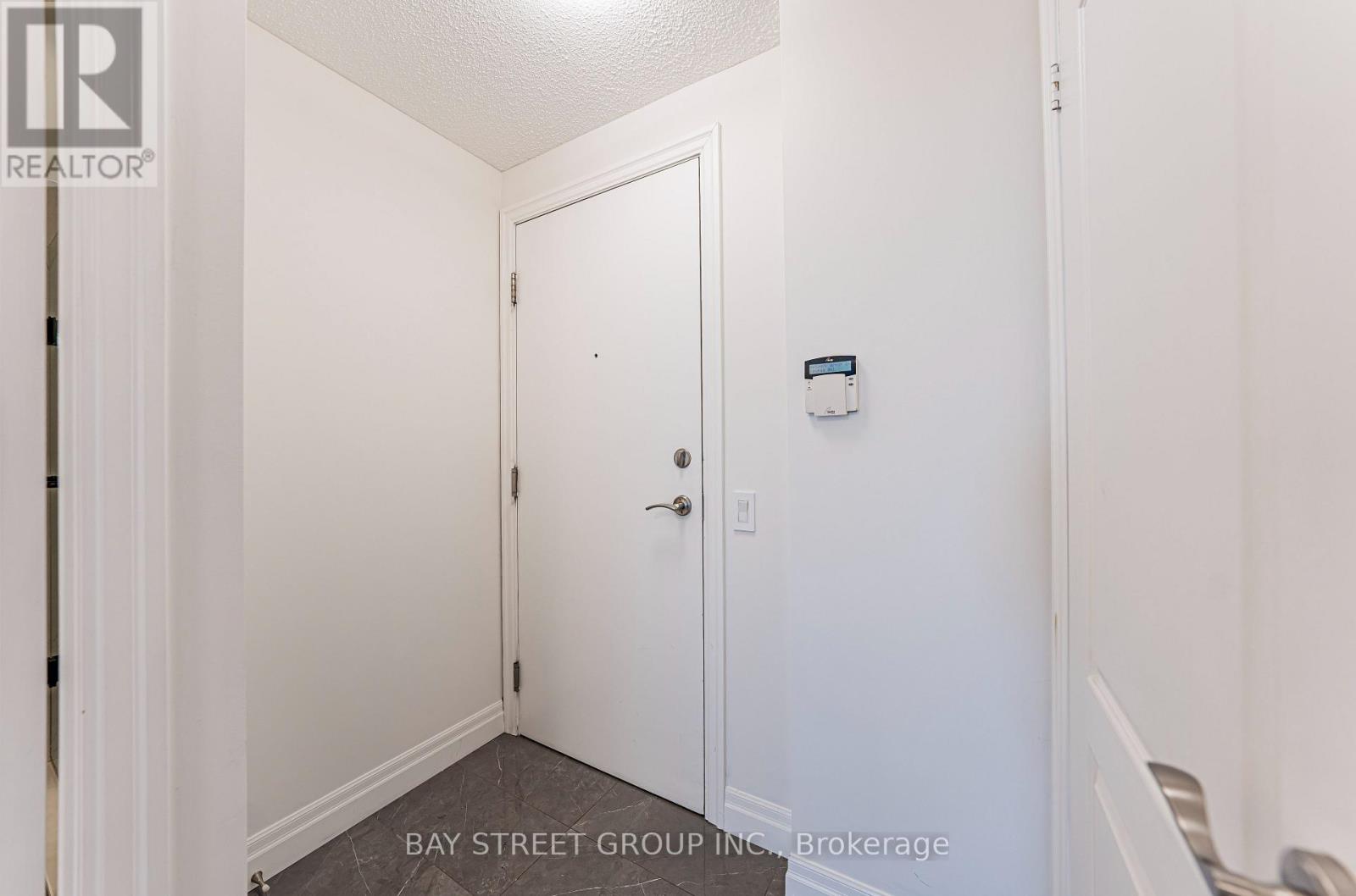 2106 - 21 Hillcrest Avenue, Toronto, Ontario  M2N 7K2 - Photo 28 - C12157334