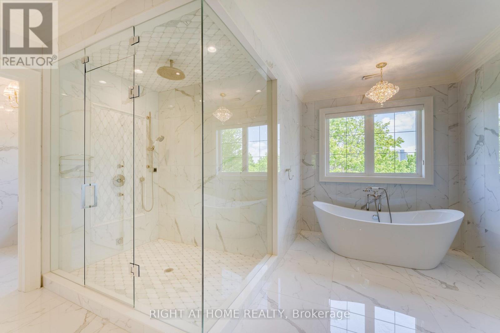 3 Claridge Drive, Richmond Hill, Ontario  L4C 6G8 - Photo 21 - N12157332
