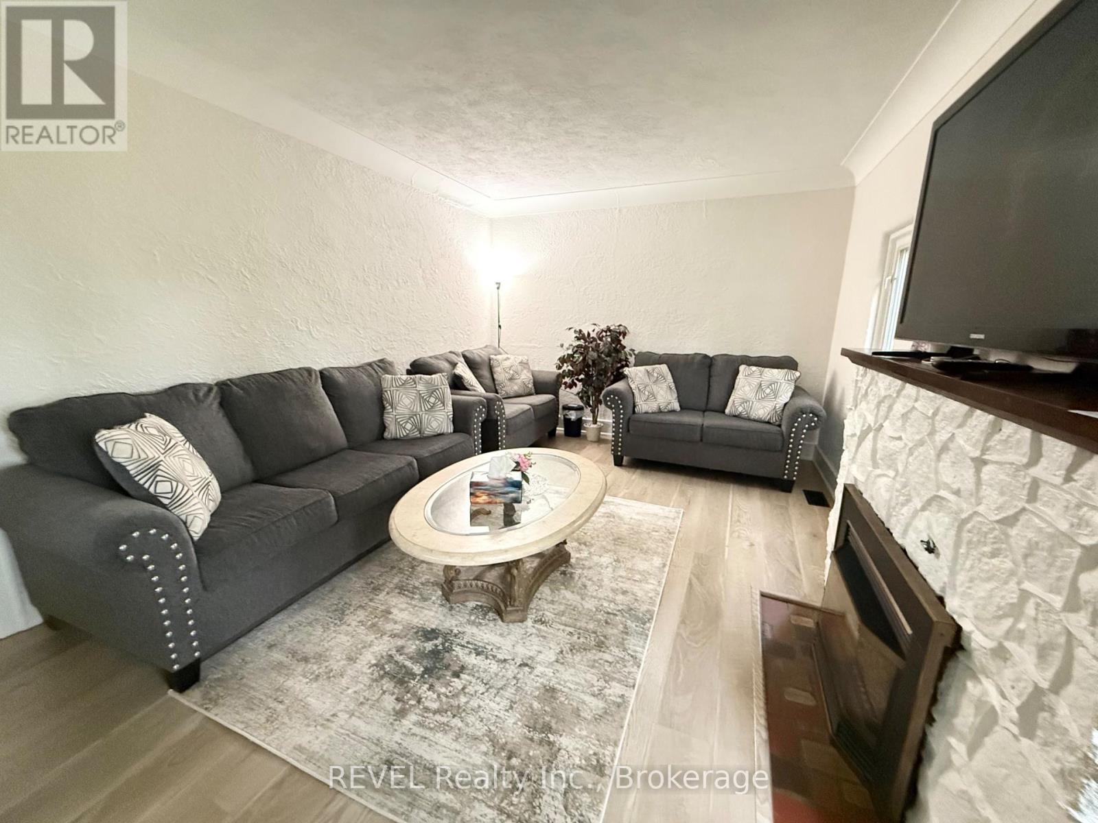 90 Tanbark Road, Niagara-On-The-Lake, Ontario  L0S 1J1 - Photo 16 - X12157337