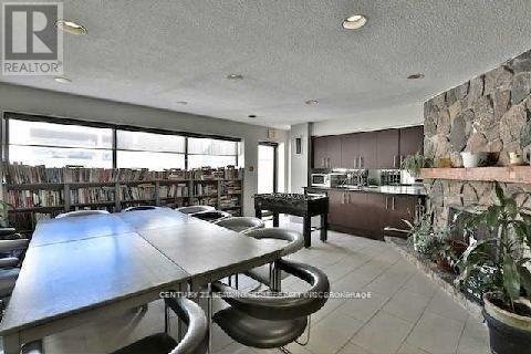 413 - 89 Mccaul Street, Toronto, Ontario  M5T 2X3 - Photo 15 - C12157344