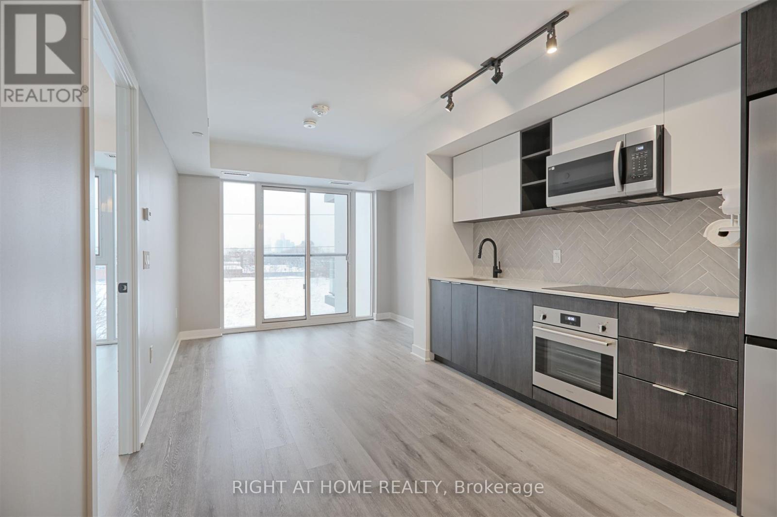 421 - 36 Zorra Street E, Toronto, Ontario  M8Z 0G5 - Photo 8 - W12157346