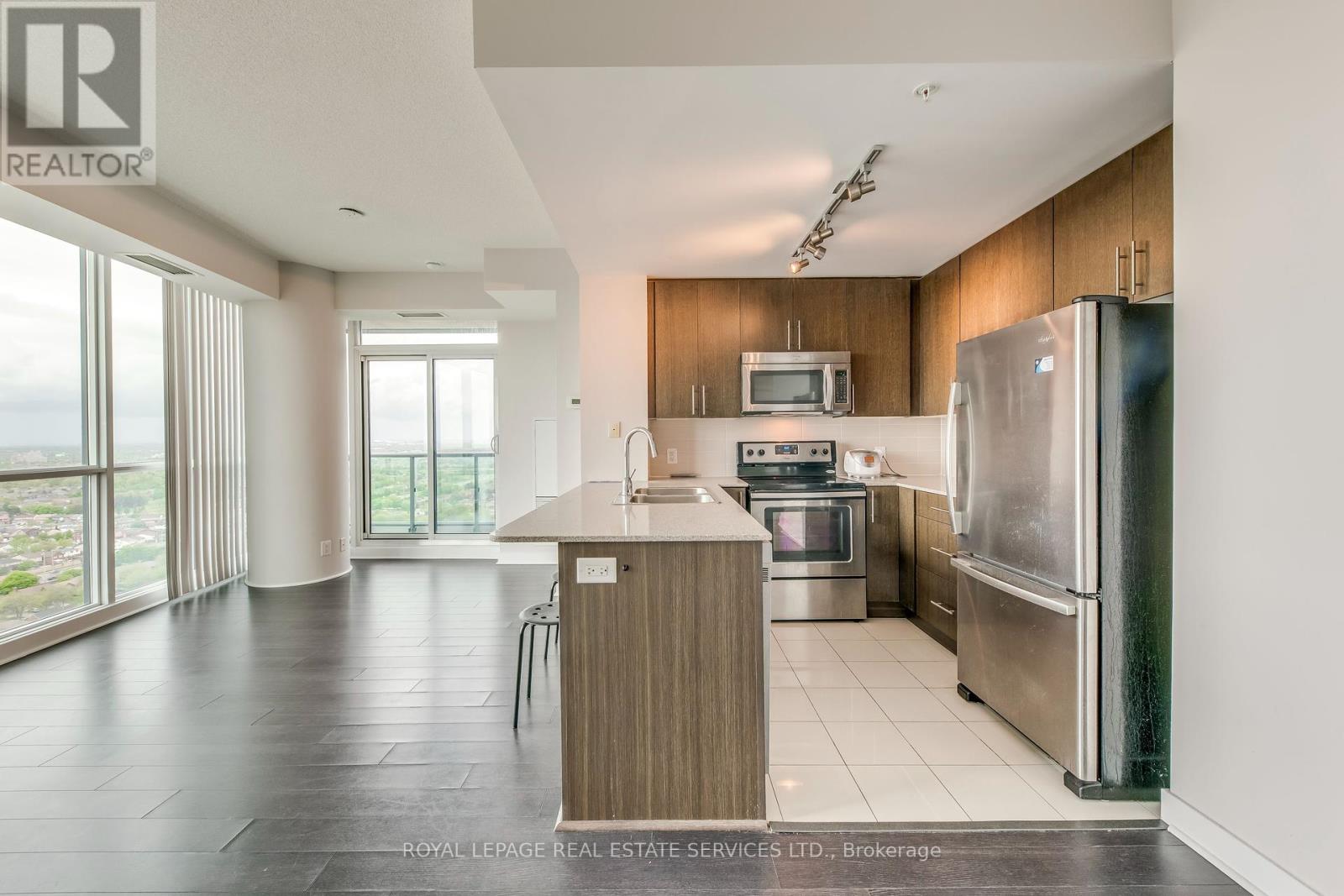 2608 - 3985 Grand Park Drive, Mississauga (City Centre), Ontario  L5B 0H8 - Photo 13 - W12157361