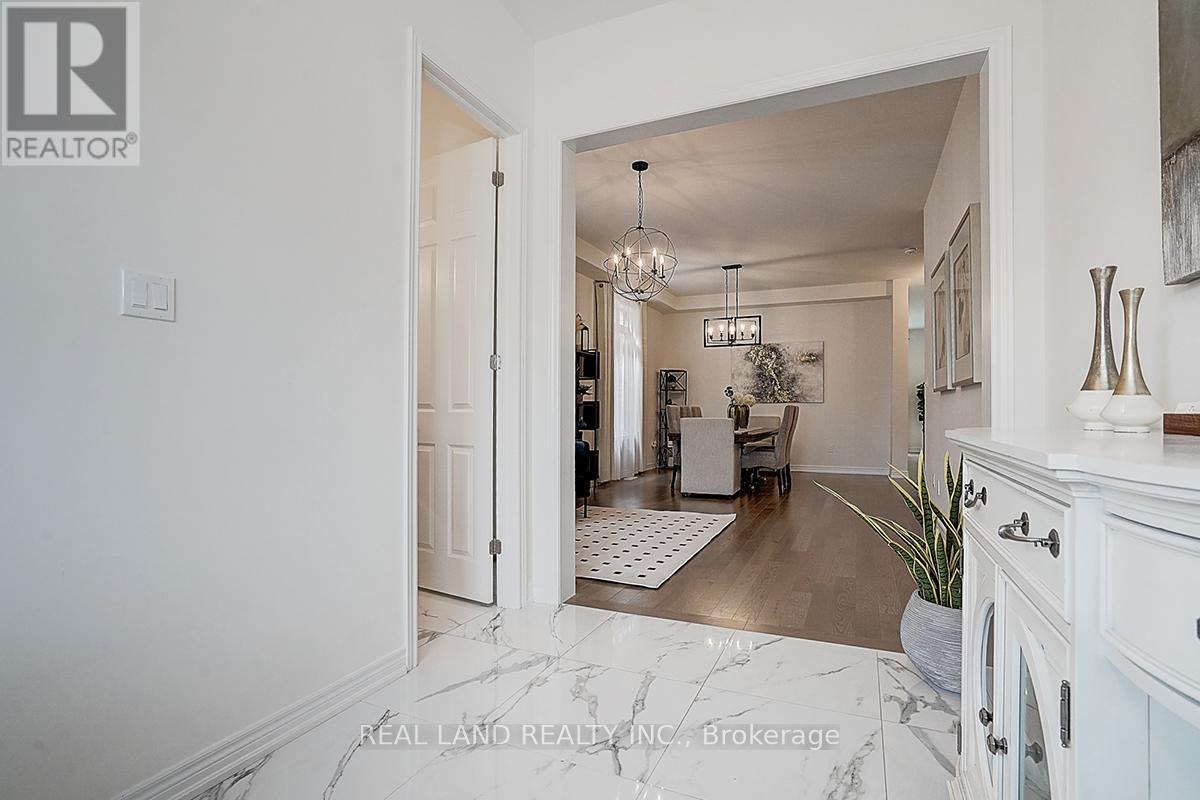 111 Auckland Drive, Whitby, Ontario  L1P 0J4 - Photo 6 - E12157314