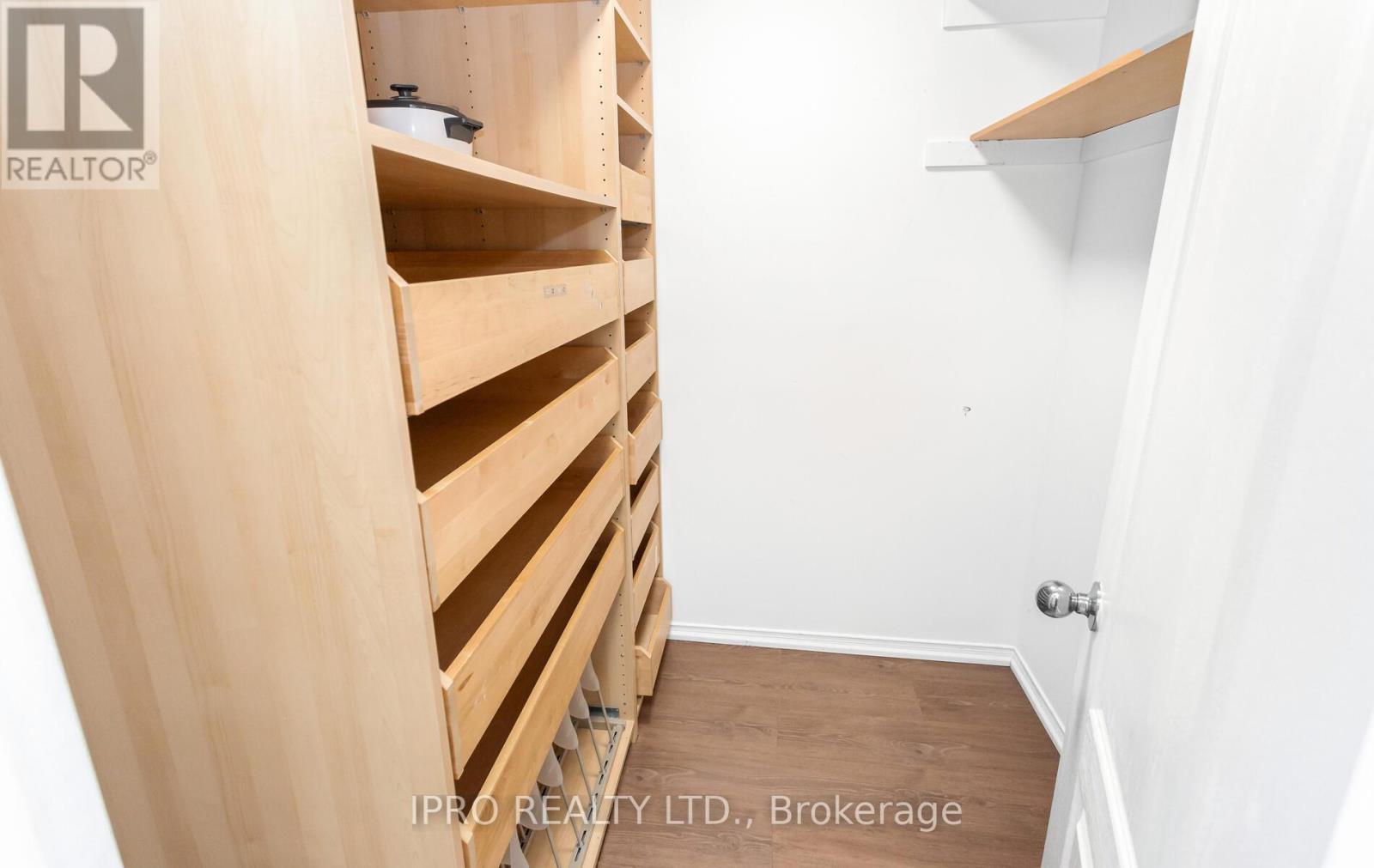 6150 Windfleet Crescent, Mississauga, Ontario  L5V 2Z6 - Photo 26 - W12156146