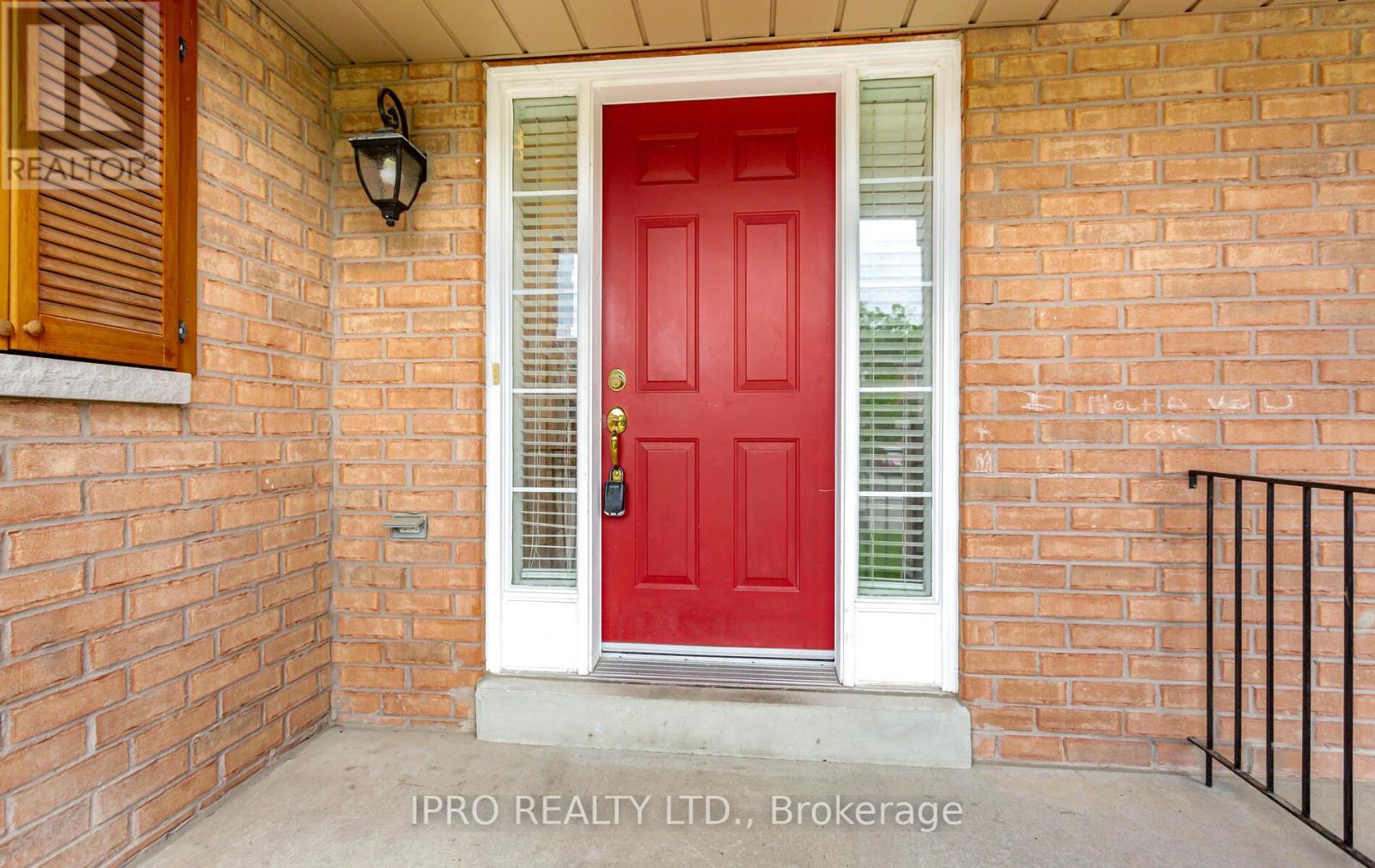 6150 Windfleet Crescent, Mississauga, Ontario  L5V 2Z6 - Photo 3 - W12156146