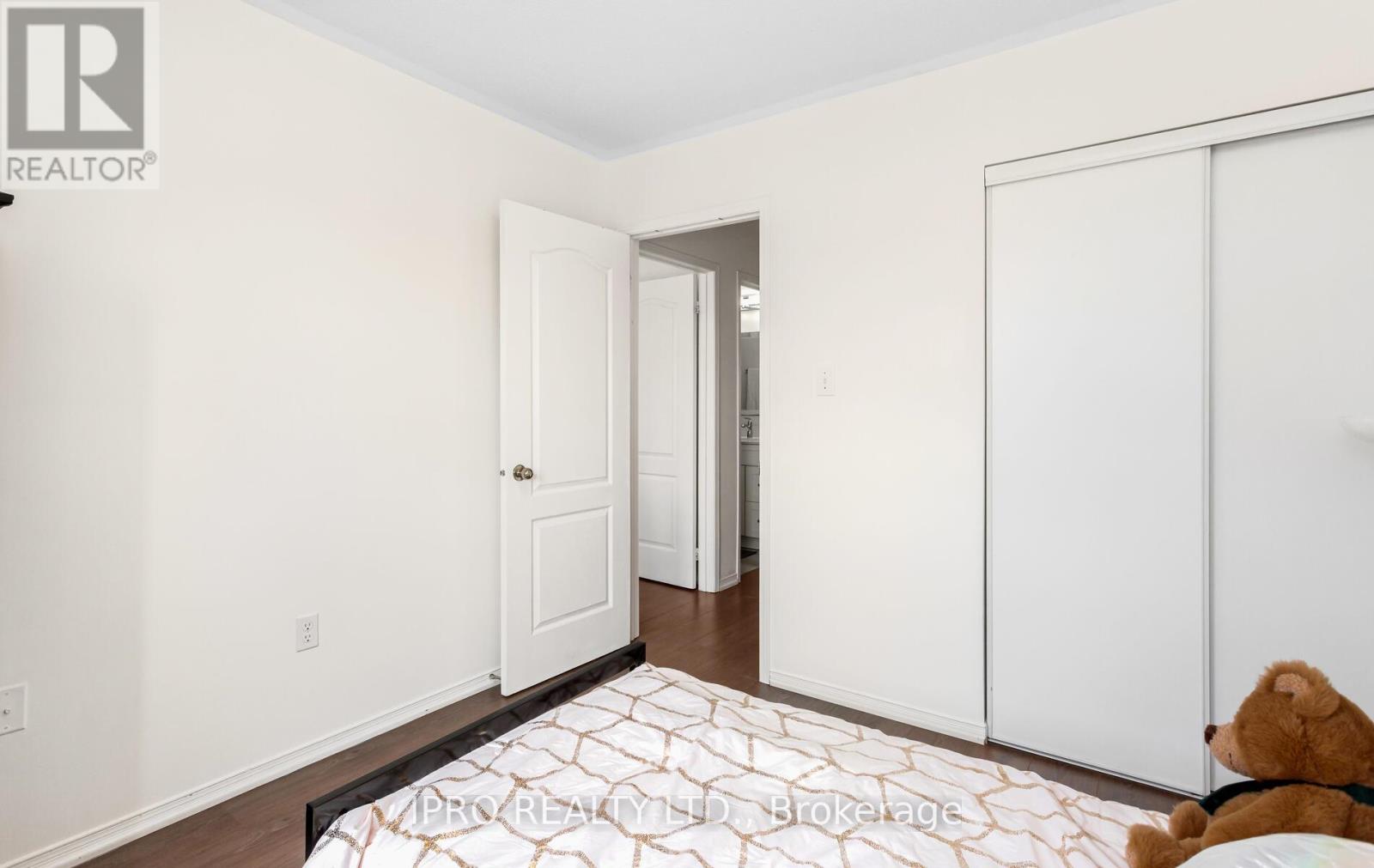 6150 Windfleet Crescent, Mississauga, Ontario  L5V 2Z6 - Photo 35 - W12156146