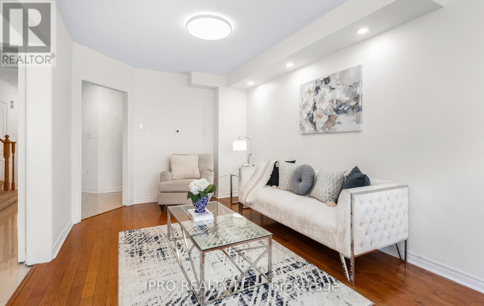 6150 Windfleet Crescent, Mississauga, Ontario  L5V 2Z6 - Photo 7 - W12156146
