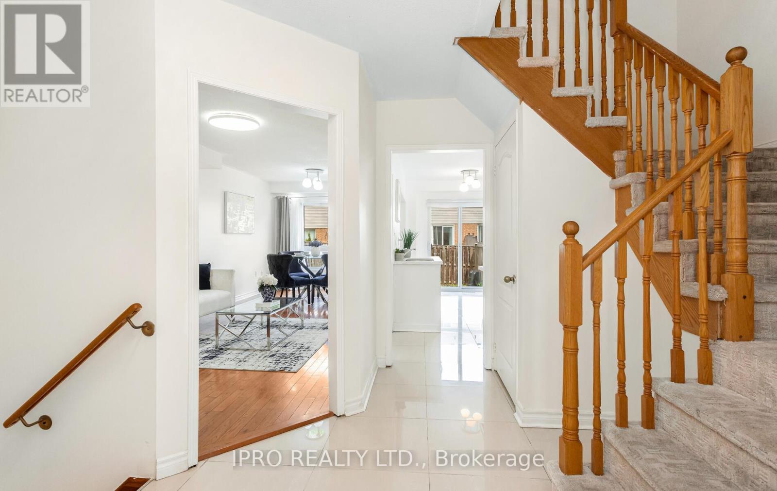 6150 Windfleet Crescent, Mississauga, Ontario  L5V 2Z6 - Photo 6 - W12156146