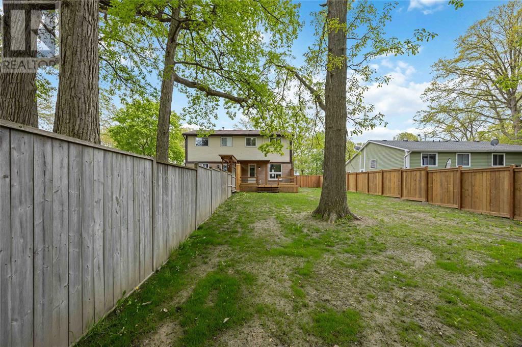 110 Fairview Place, Sarnia, Ontario  N7S 4E1 - Photo 24 - 25012393