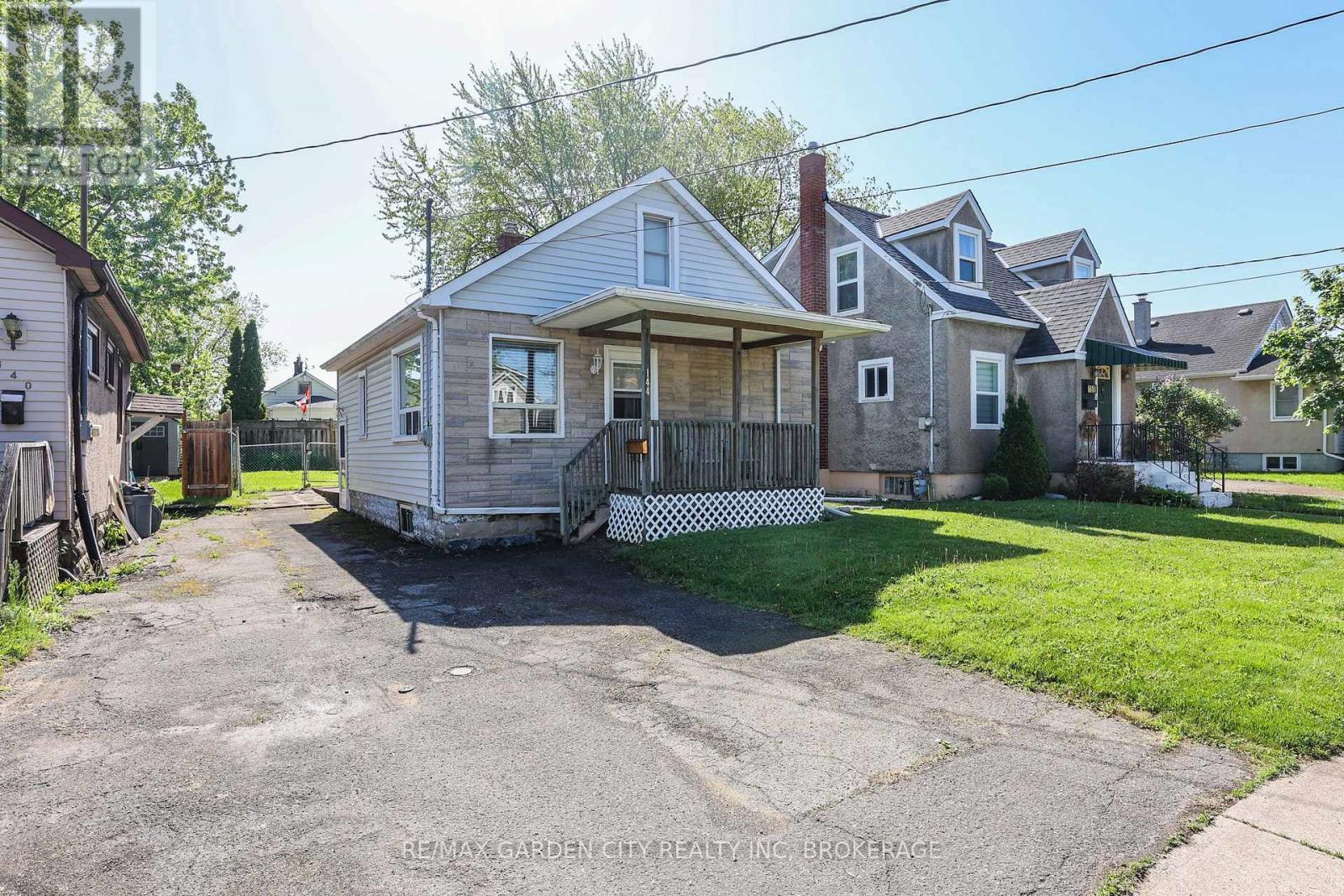 144 Mcalpine Avenue S, Welland, Ontario  L3B 1T6 - Photo 1 - X12157412