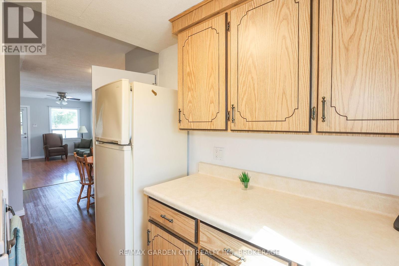144 Mcalpine Avenue S, Welland, Ontario  L3B 1T6 - Photo 13 - X12157412