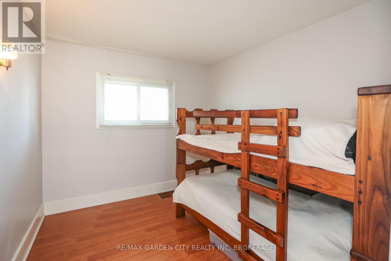 144 Mcalpine Avenue S, Welland, Ontario  L3B 1T6 - Photo 18 - X12157412