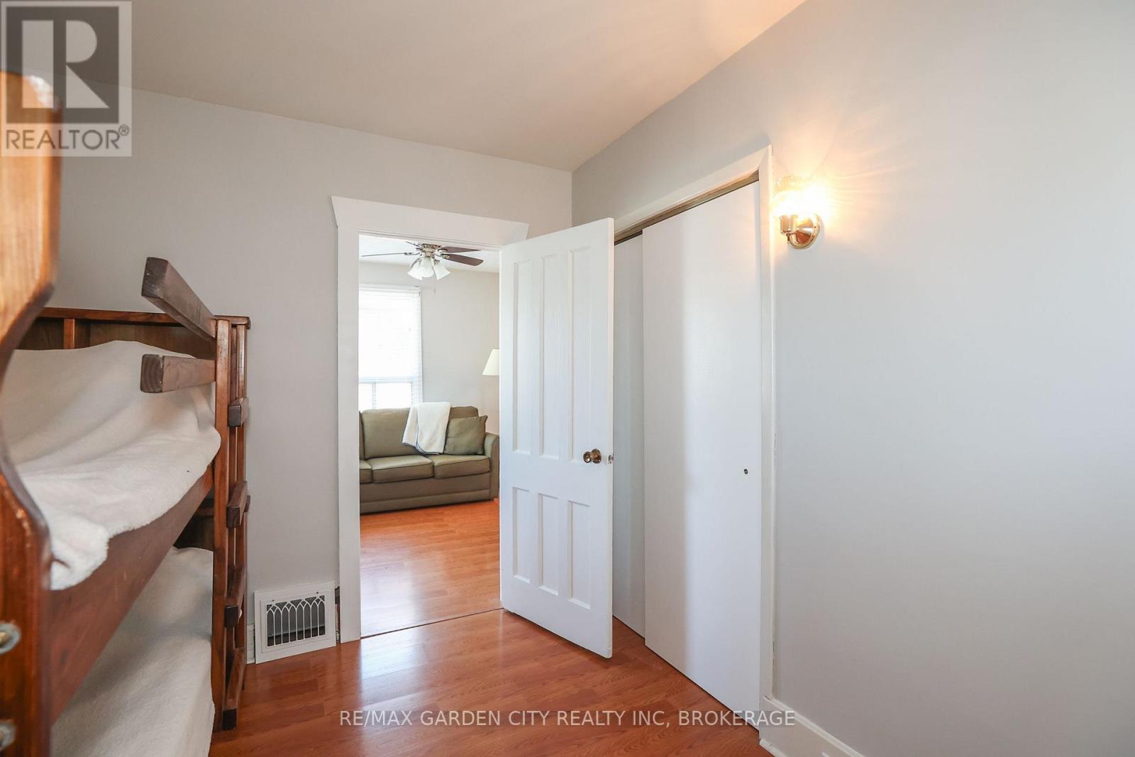 144 Mcalpine Avenue S, Welland, Ontario  L3B 1T6 - Photo 19 - X12157412