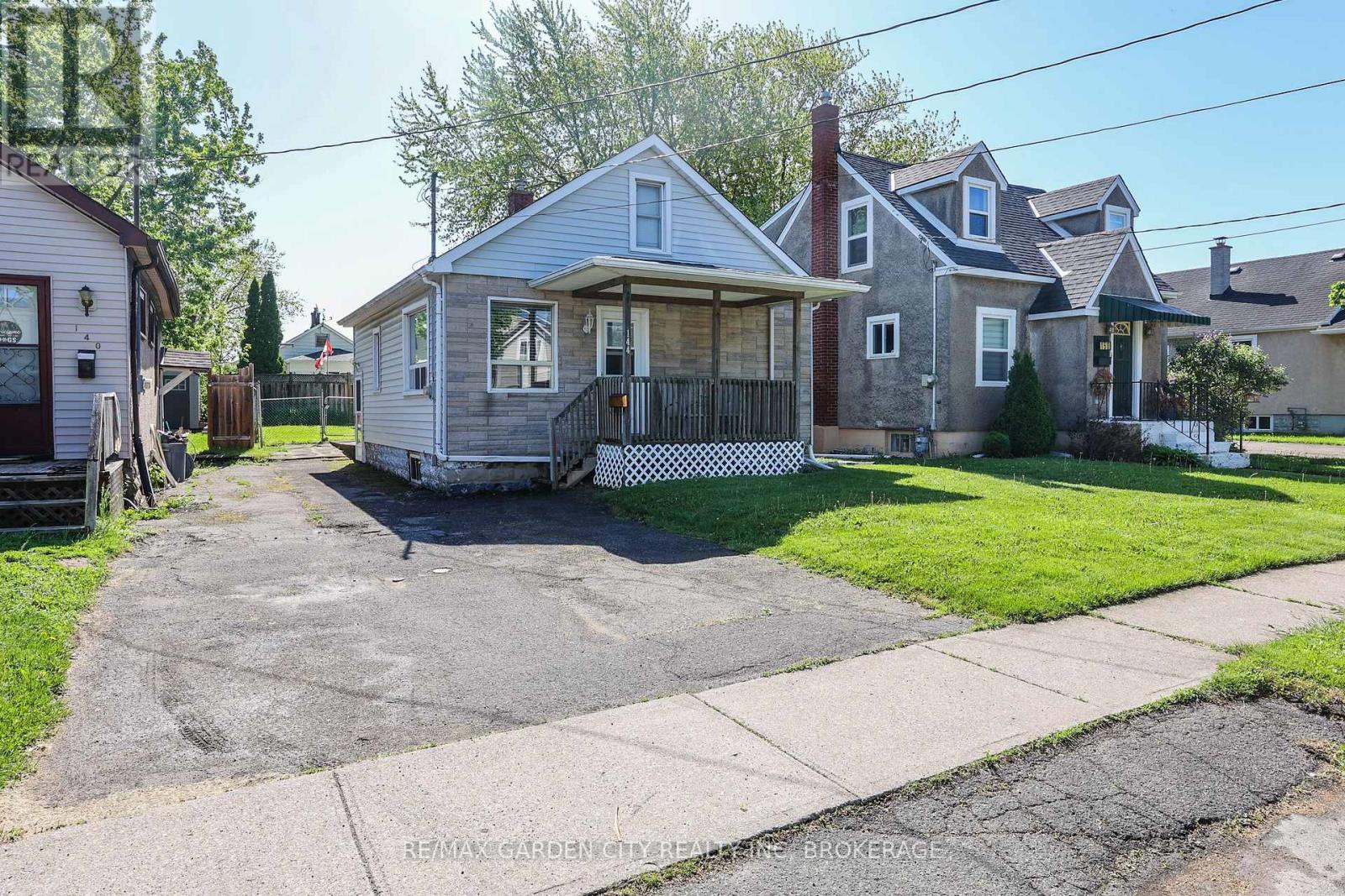 144 Mcalpine Avenue S, Welland, Ontario  L3B 1T6 - Photo 2 - X12157412
