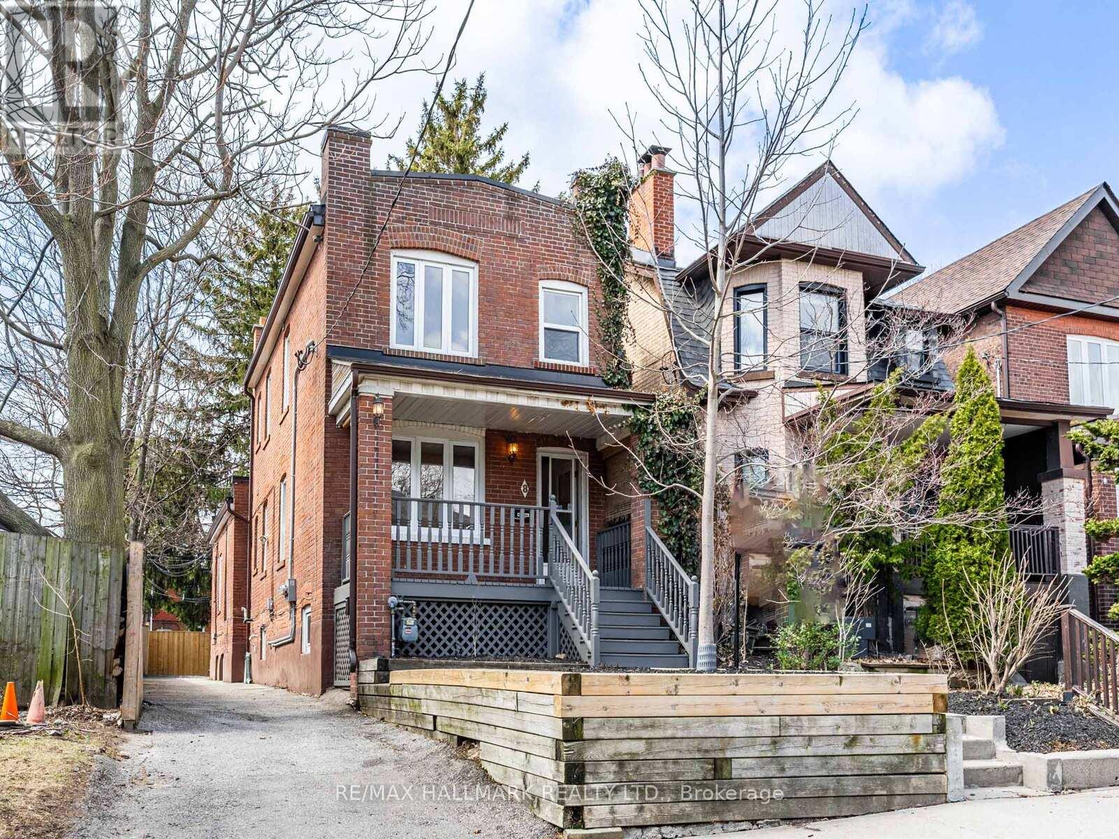 8 REDWOOD AVENUE, Toronto, Ontario