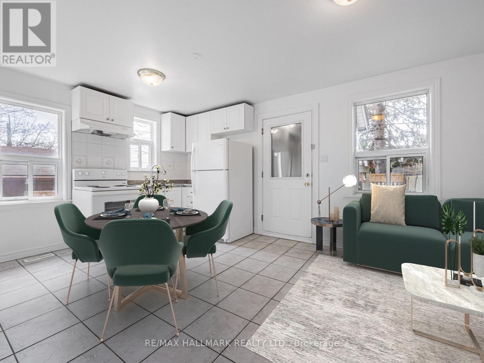 8 Redwood Avenue, Toronto, Ontario  M4L 2S6 - Photo 16 - E12142272