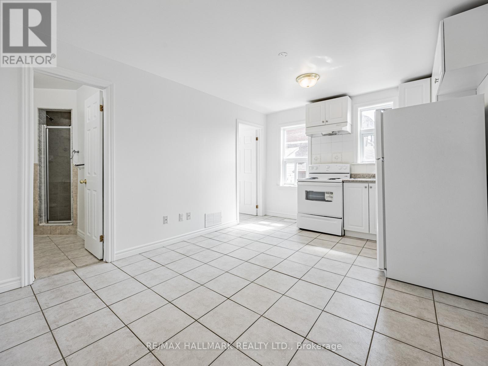 8 Redwood Avenue, Toronto, Ontario  M4L 2S6 - Photo 41 - E12142272