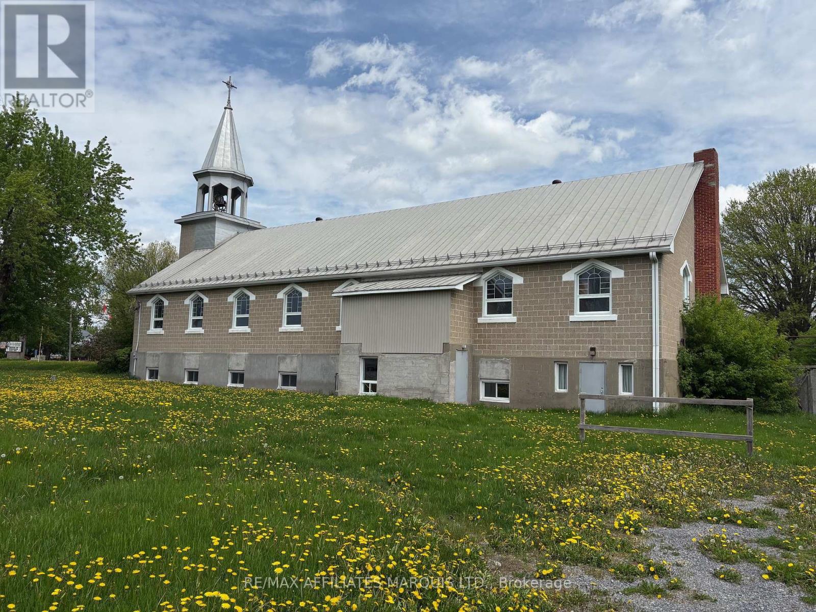 18512 Dundas Street, South Glengarry, Ontario  K0C 1S0 - Photo 2 - X12157414