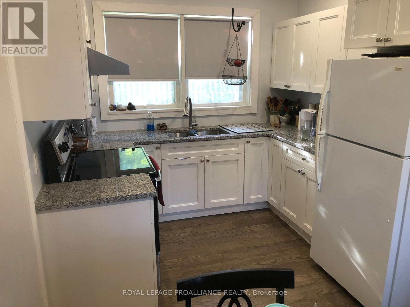 A & B - 24 Flindall Street, Quinte West, Ontario  K8V 3E3 - Photo 6 - X12147470