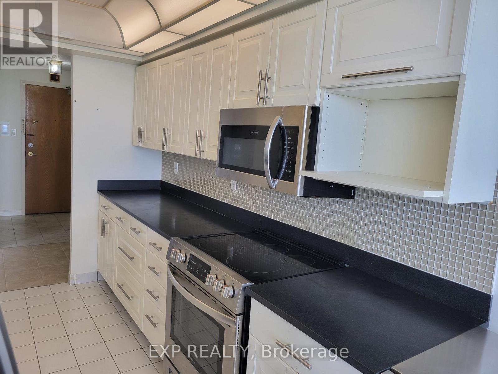 1005 - 7250 Yonge Street, Vaughan, Ontario  L4J 7X1 - Photo 6 - N12157411