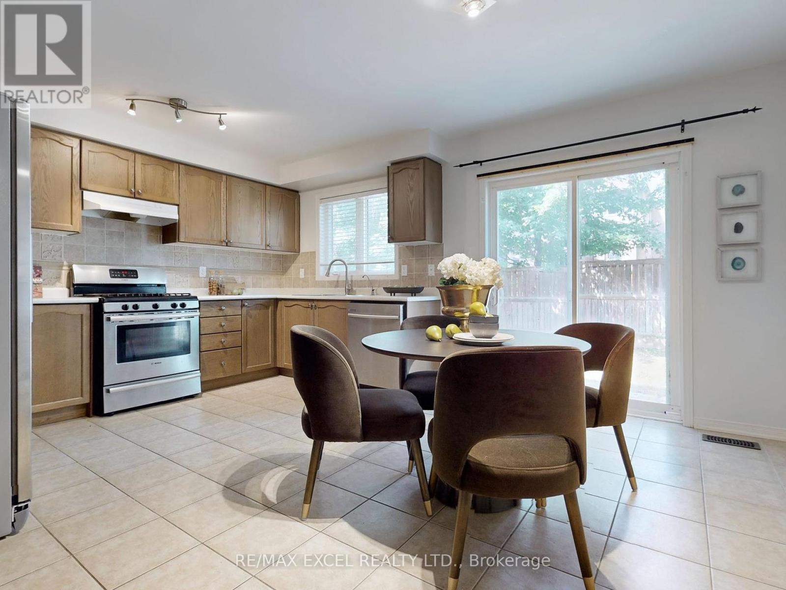 67 Duffin Drive, Whitchurch-Stouffville, Ontario  L4A 0R6 - Photo 16 - N12157416