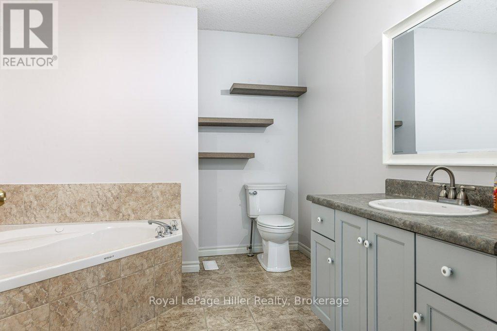 176 Franklin Drive, Stratford, Ontario  N5A 7N6 - Photo 17 - X12147760