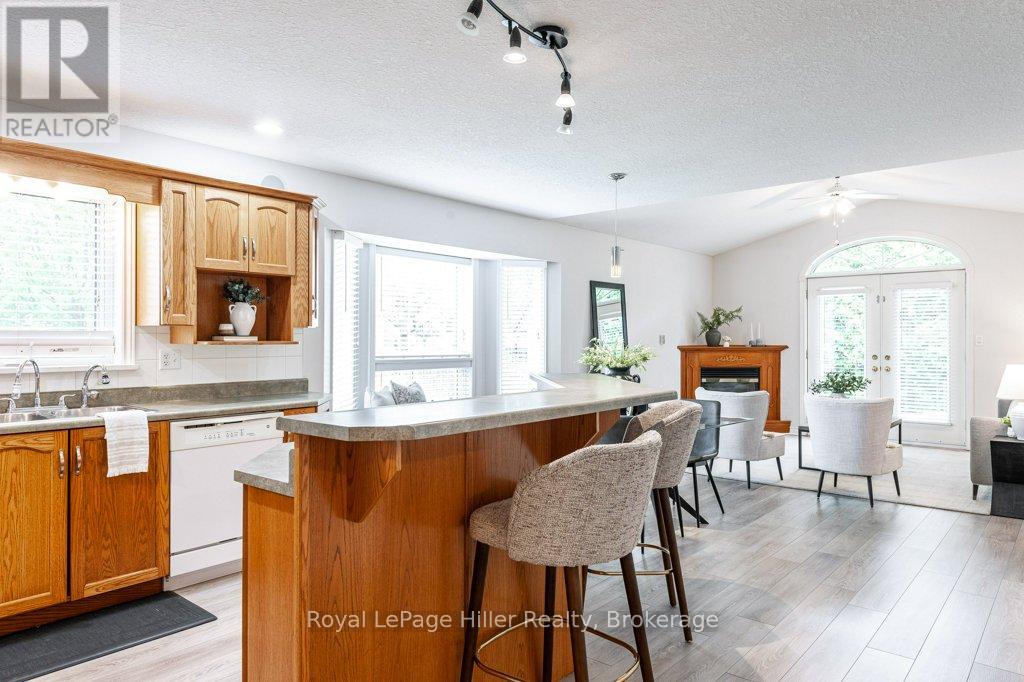 176 Franklin Drive, Stratford, Ontario  N5A 7N6 - Photo 6 - X12147760