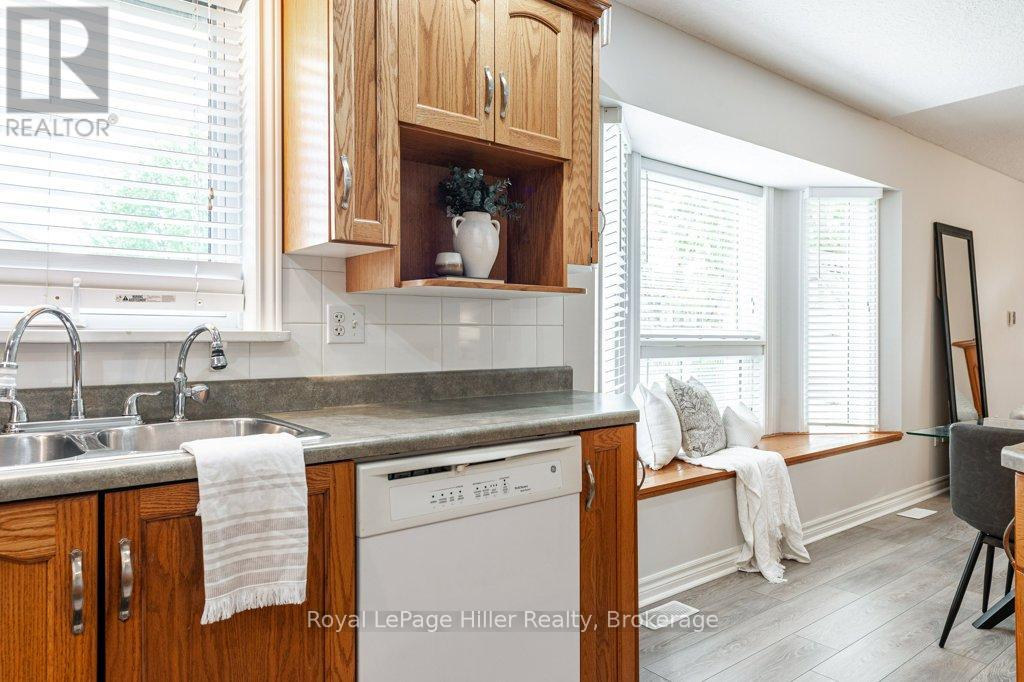 176 Franklin Drive, Stratford, Ontario  N5A 7N6 - Photo 8 - X12147760