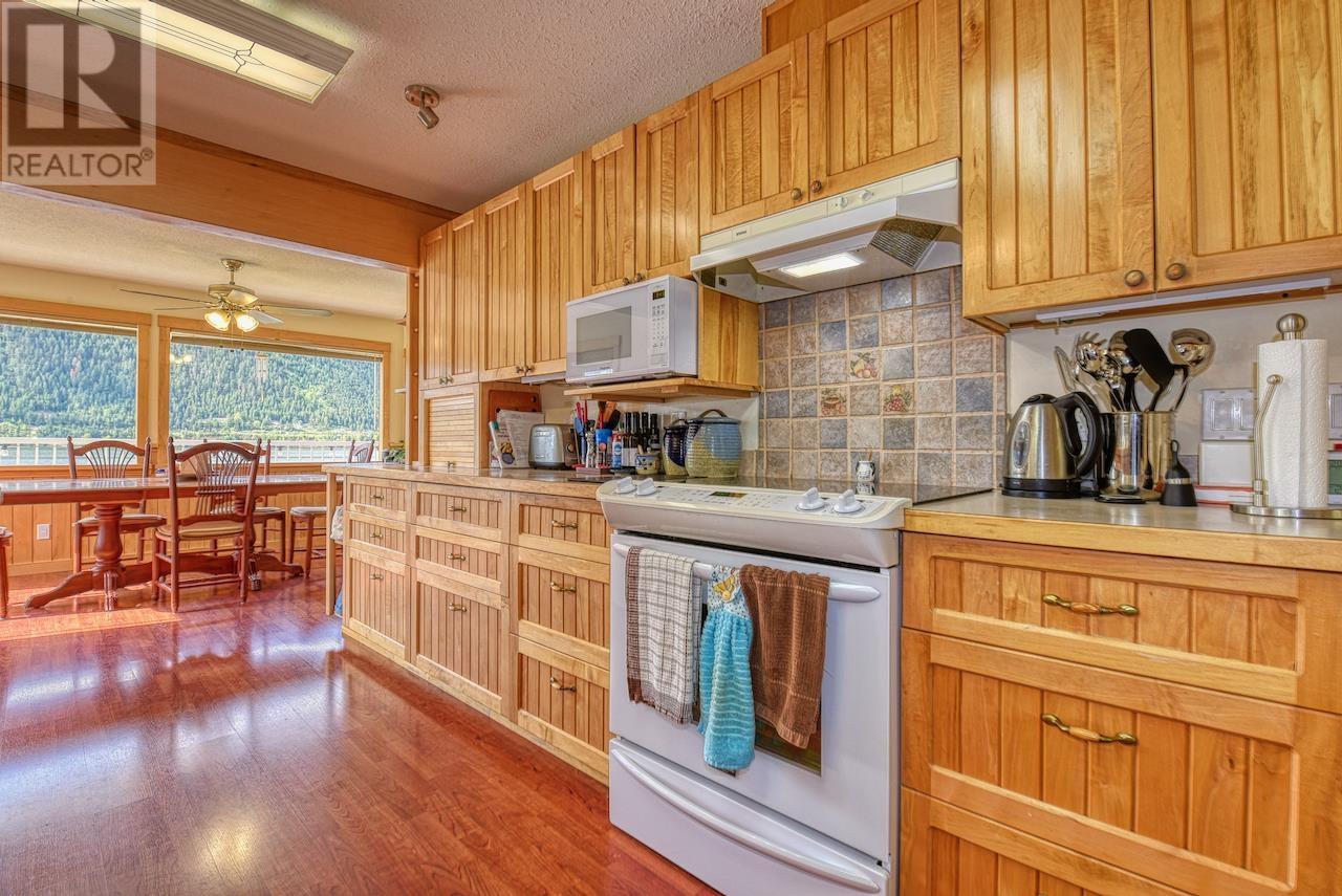Property at 111 FOWLER ROAD image 3