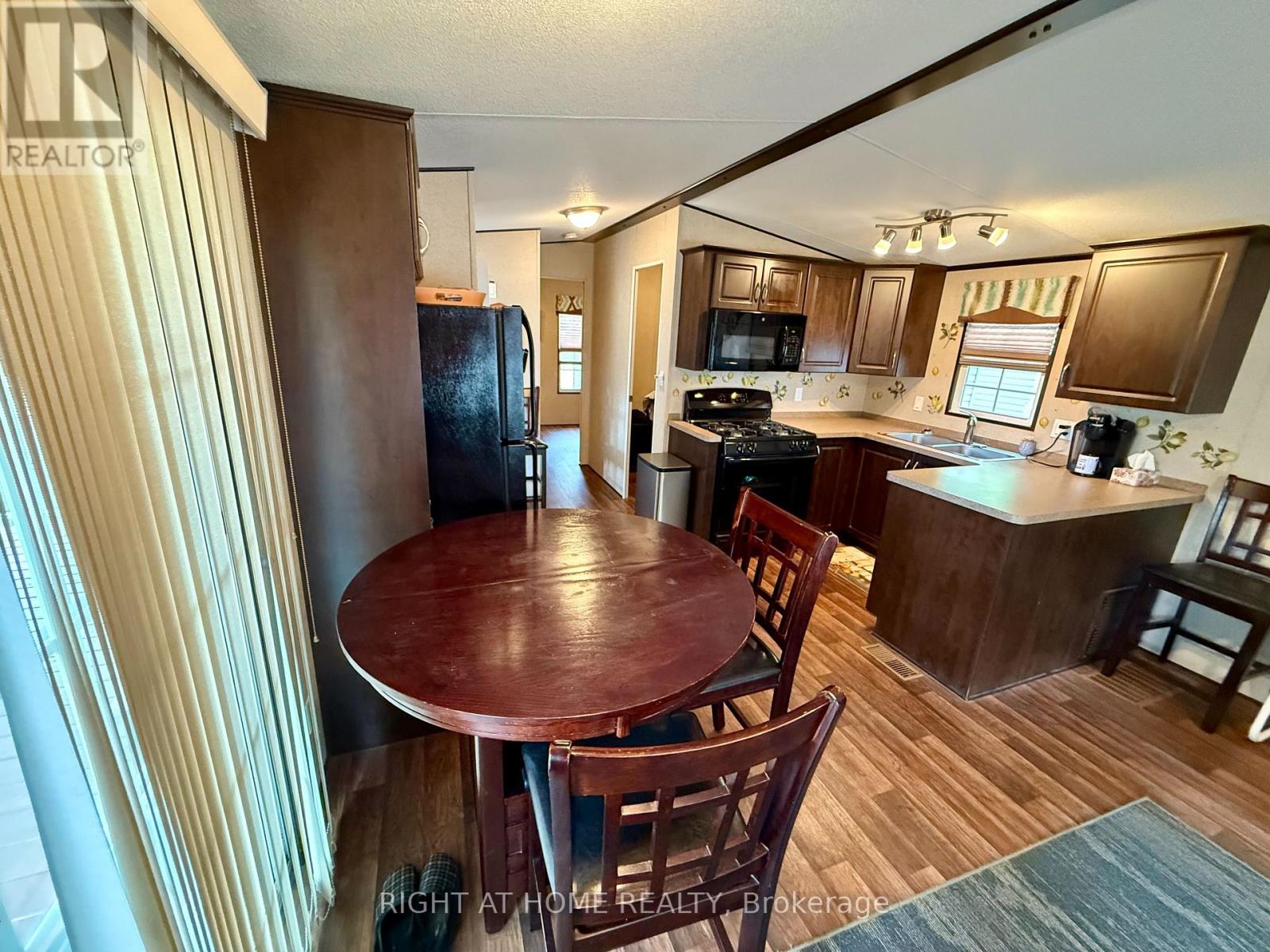63 - 1082 Shamrock Marina Road, Gravenhurst, Ontario  P0E 1N0 - Photo 11 - X12157417