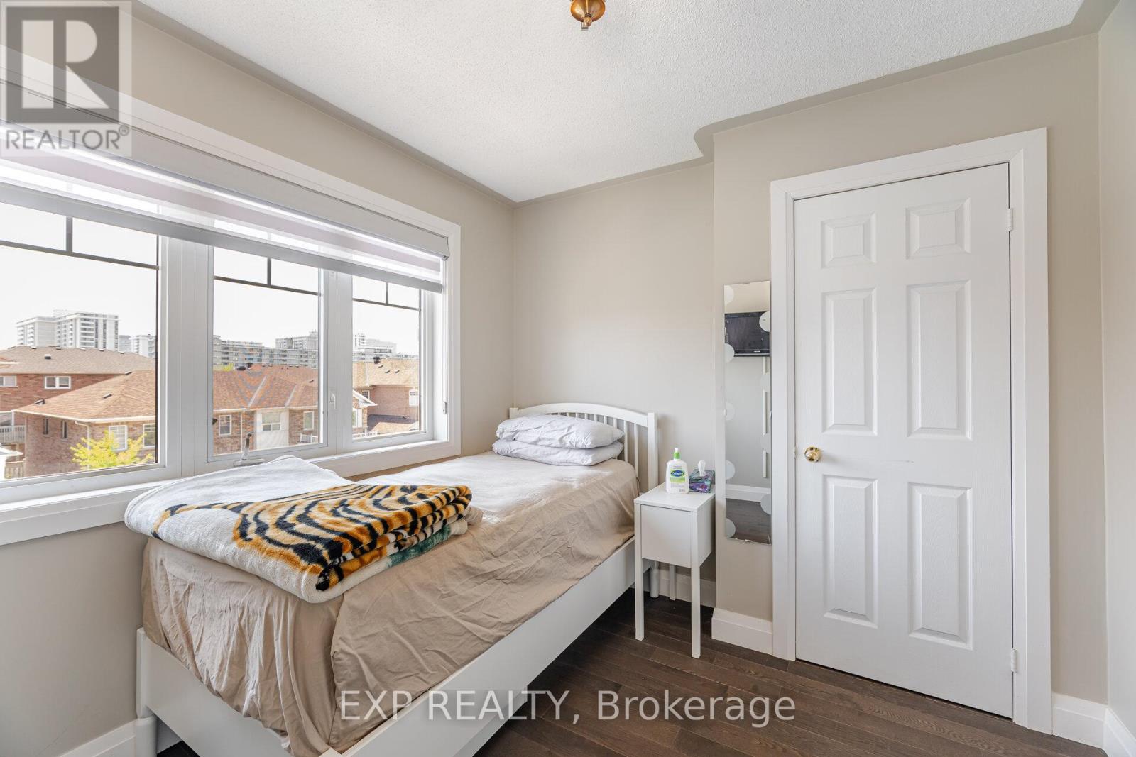 10 Seton Park Road, Toronto, Ontario  M3C 3Z6 - Photo 40 - C12093658