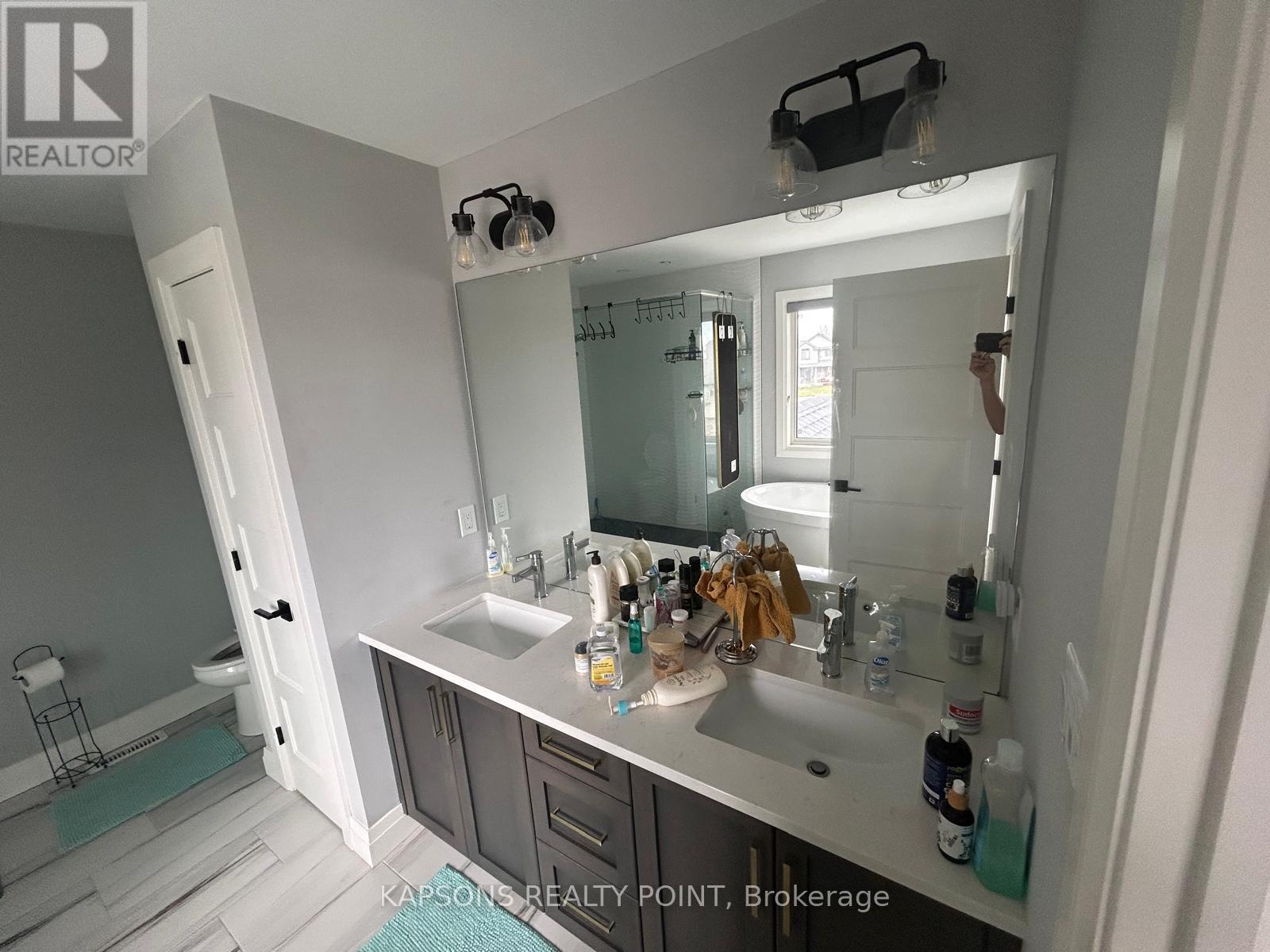 108 Watts Drive, Lucan Biddulph, Ontario  N0M 2J0 - Photo 13 - X12156577