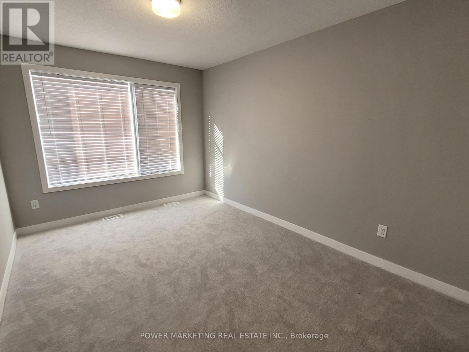 30 Limnos Lane, Ottawa, Ontario  K2S 0V5 - Photo 5 - X12157421
