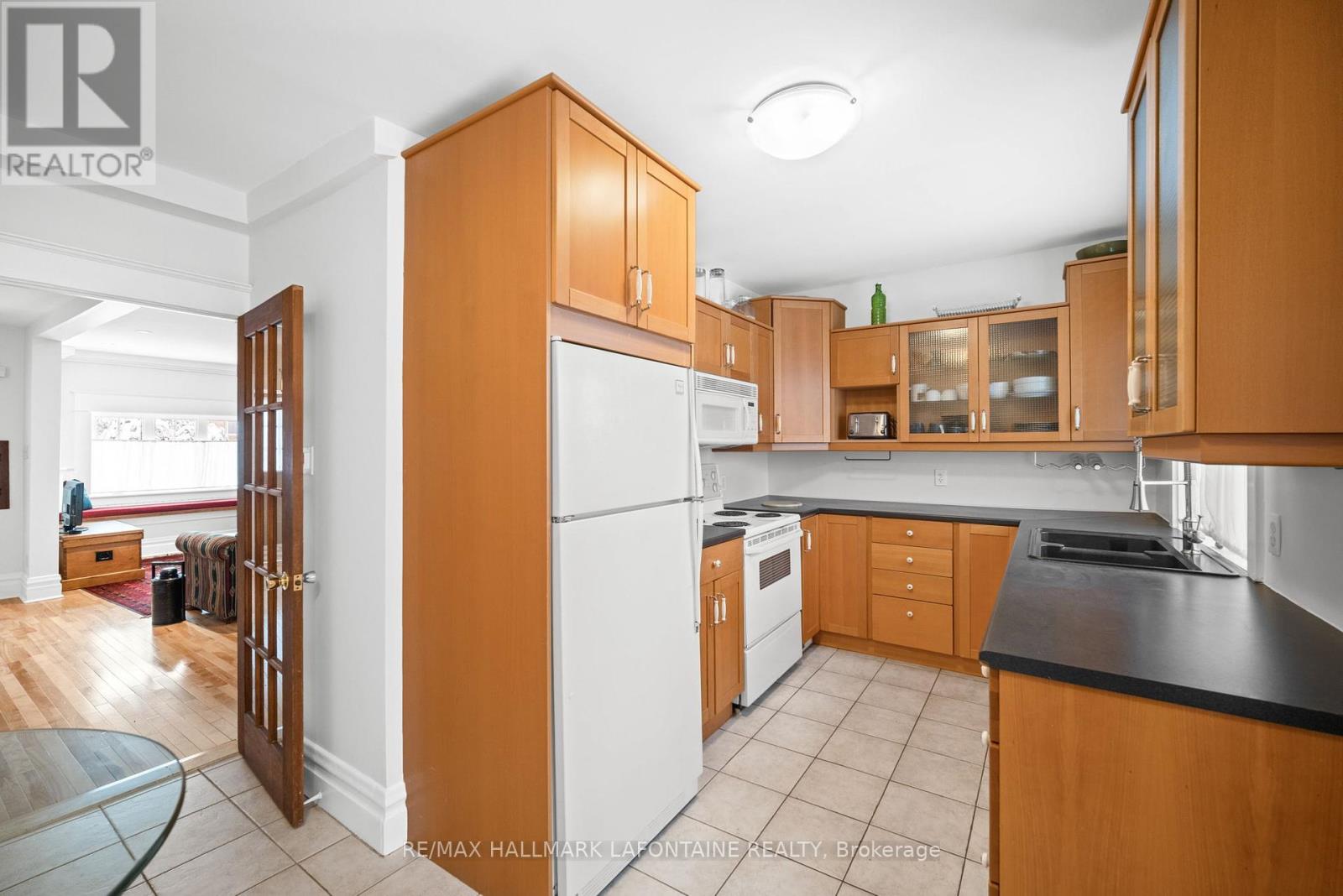 143 Blackburn Avenue, Ottawa, Ontario  K1N 8A6 - Photo 12 - X12135632