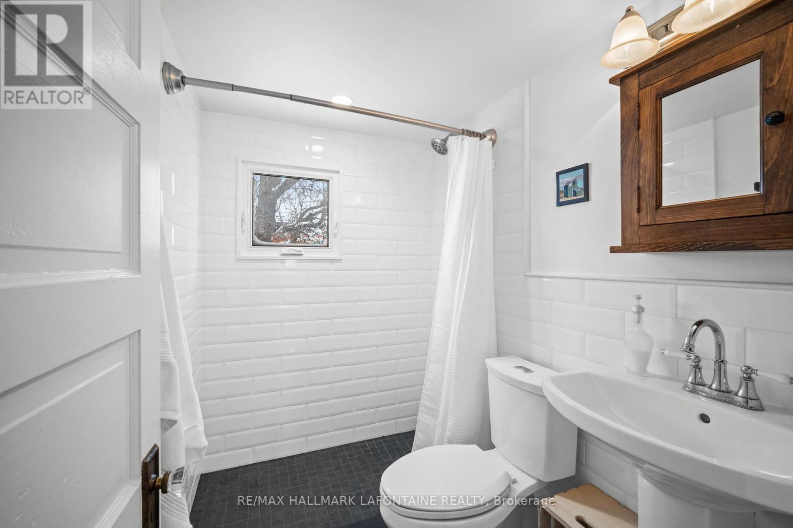143 Blackburn Avenue, Ottawa, Ontario  K1N 8A6 - Photo 22 - X12135632