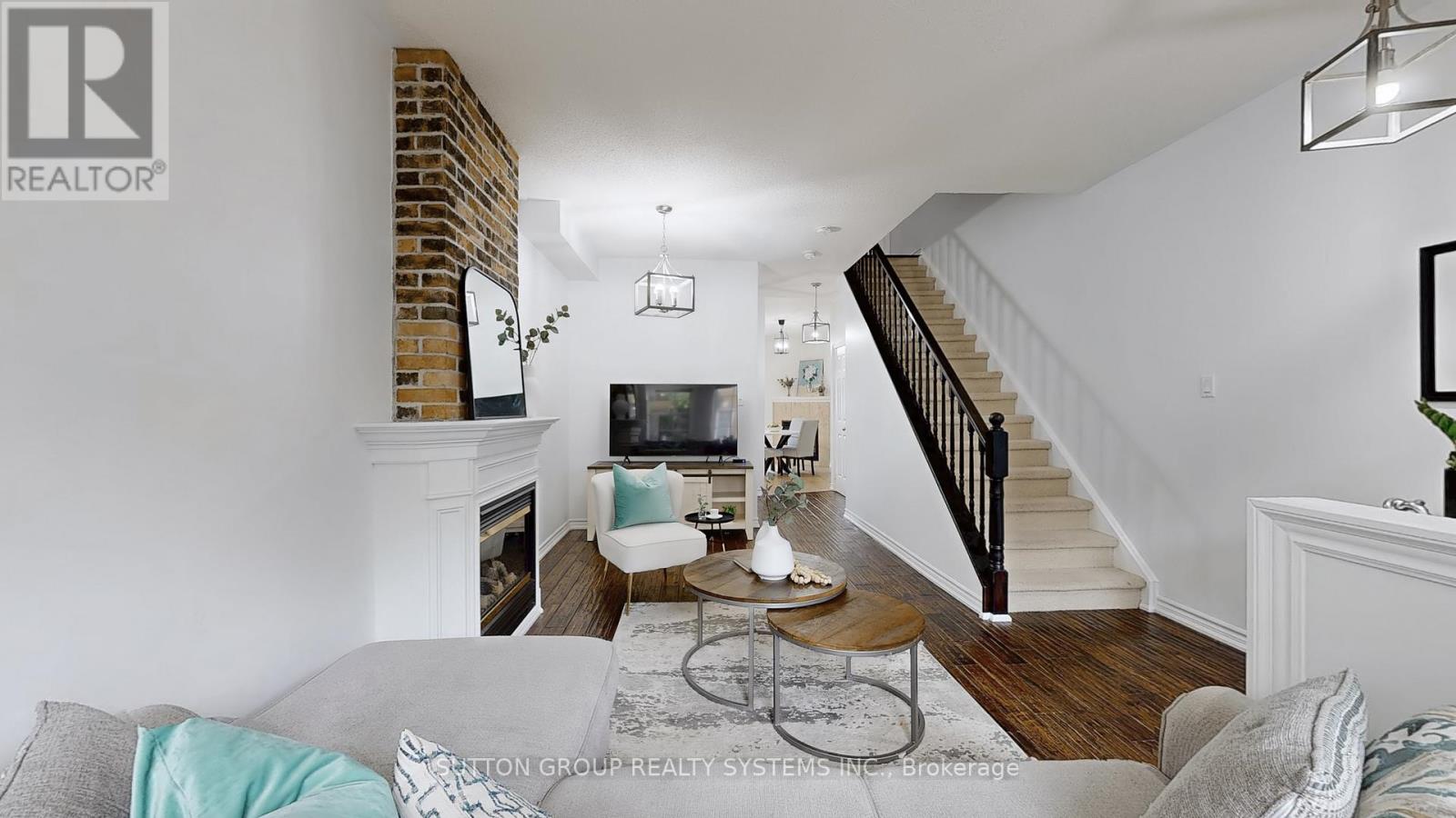 180 Rankin Crescent, Toronto, Ontario  M6P 4H9 - Photo 3 - W12157425