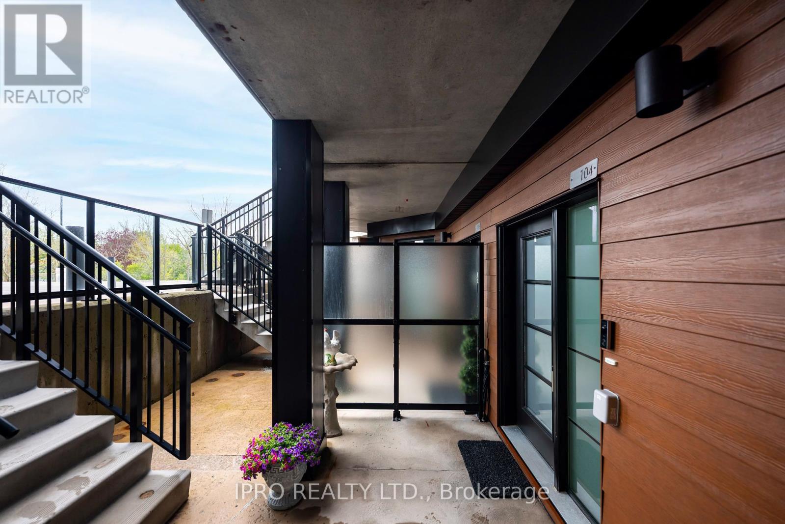 Property at 104 - 17 CENTRE STREET image 4